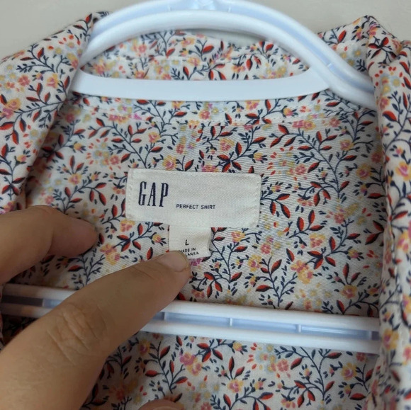 GAP Perfect  Shirt Collared Button Down Floral Print Top Women Large - Picture 4 of 11